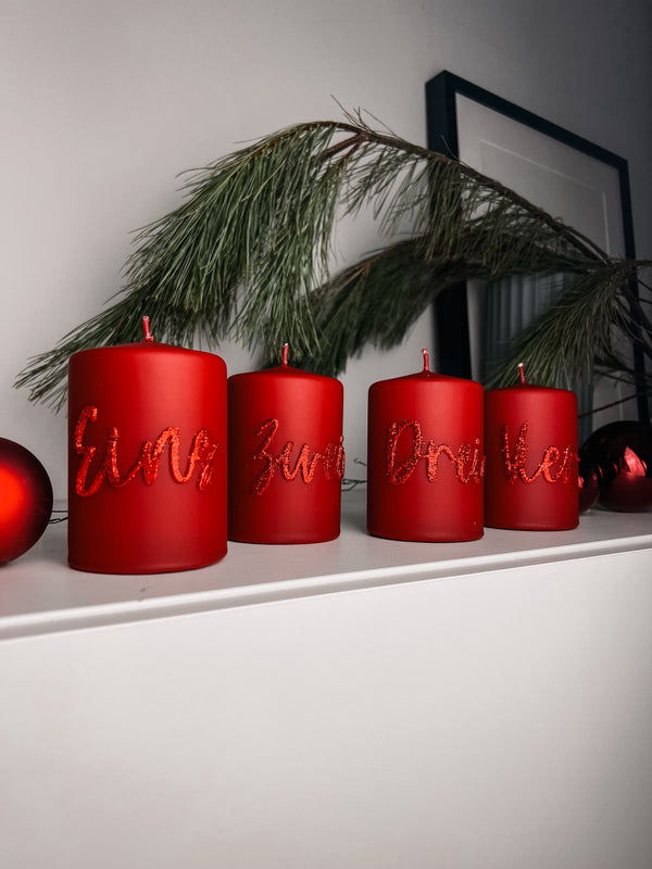Adventskerzen Set Eins Zwei Drei Vier Weihnachtskerzen | Klassische Kollektion | Rot