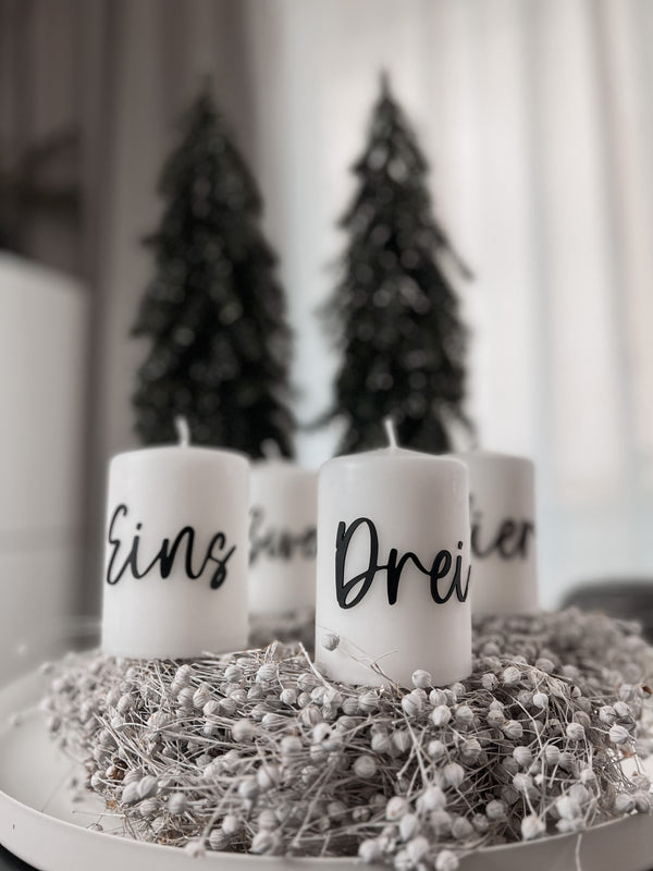 Adventskerzen-Set Eins Zwei Drei Vier | Klassische Kollektion | weiß/schwarz