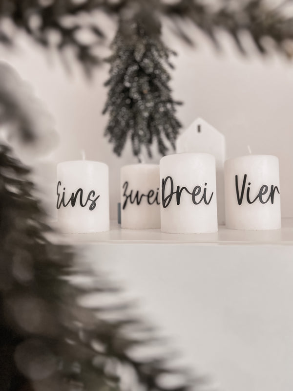 Adventskerzen-Set Eins Zwei Drei Vier | Klassische Kollektion | weiß/schwarz