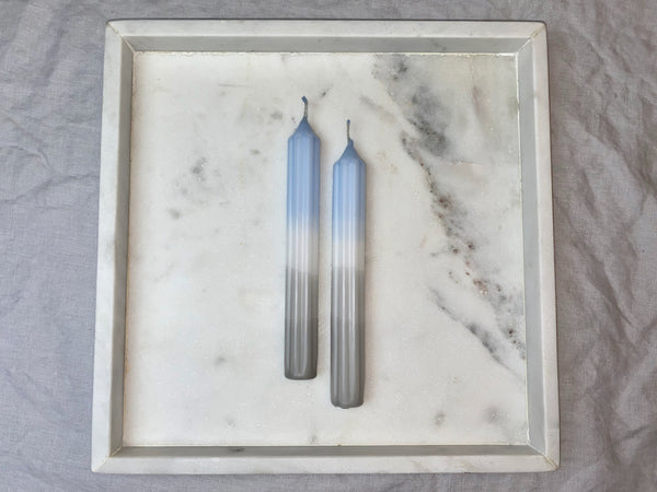Rillen-Stabkerzen 2 Stück | Hellblau-Grau