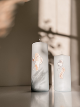 Lade das Bild in den Galerie-Viewer, Moderne Line Art Kerze Frauenkörper matt veredelt
